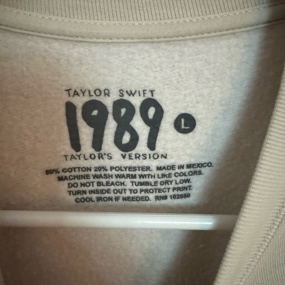 Taylor swift 1989 crewneck Taylor’s version - Picture 4 of 5